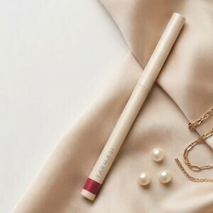 Farmasi Lip Liner Pencil in Deep Red - 02